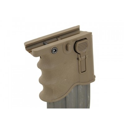 Foregrip/spare magazine holder - coyote